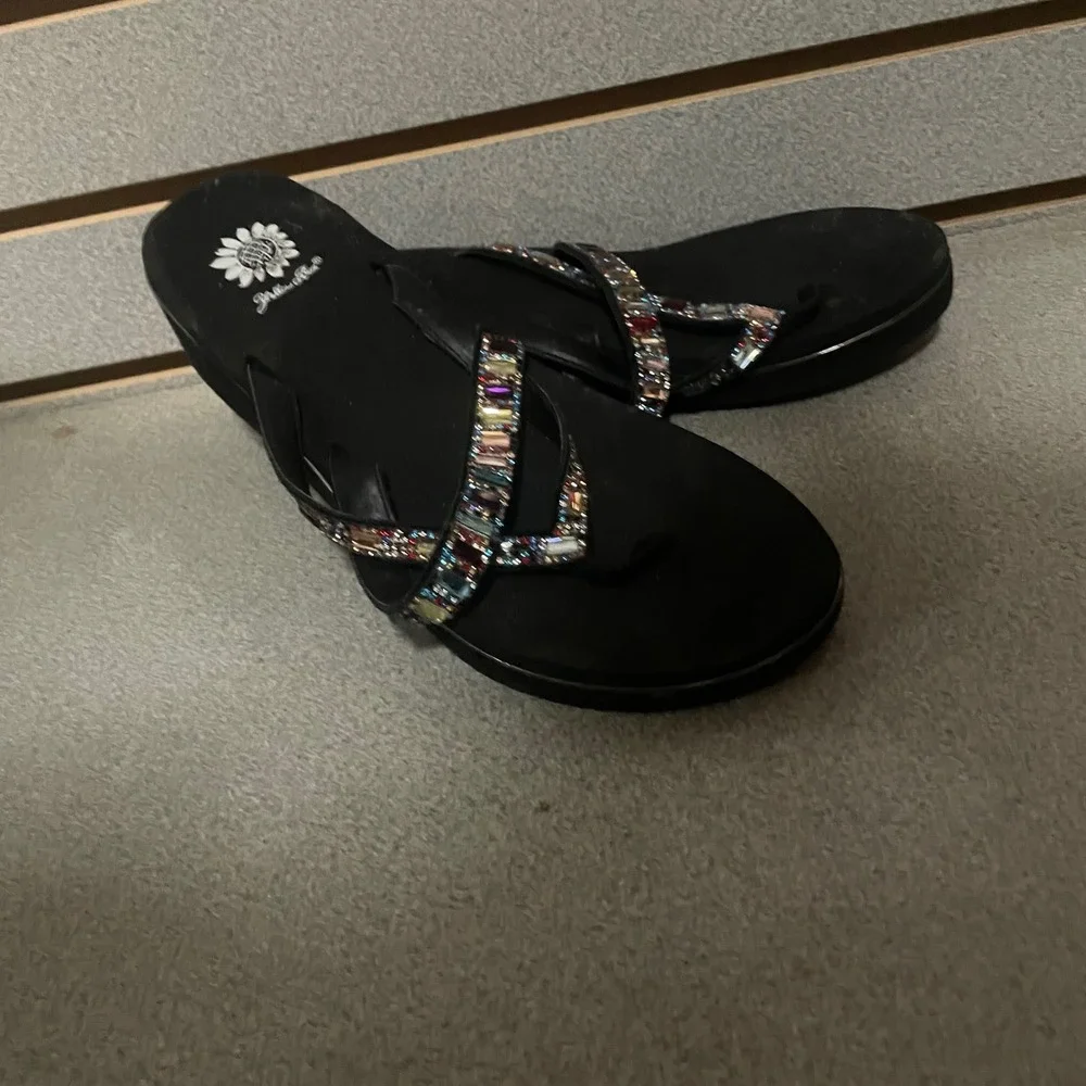 Yellow Box Alanna Womens 11 Black Rhinestone Wedge Flip Flop Sandals Sparkle Y2K